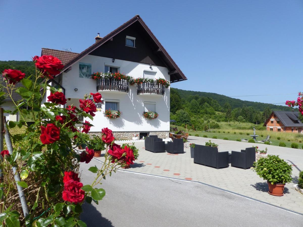 Hotel House Pox Plitvička Jezera Exterior foto