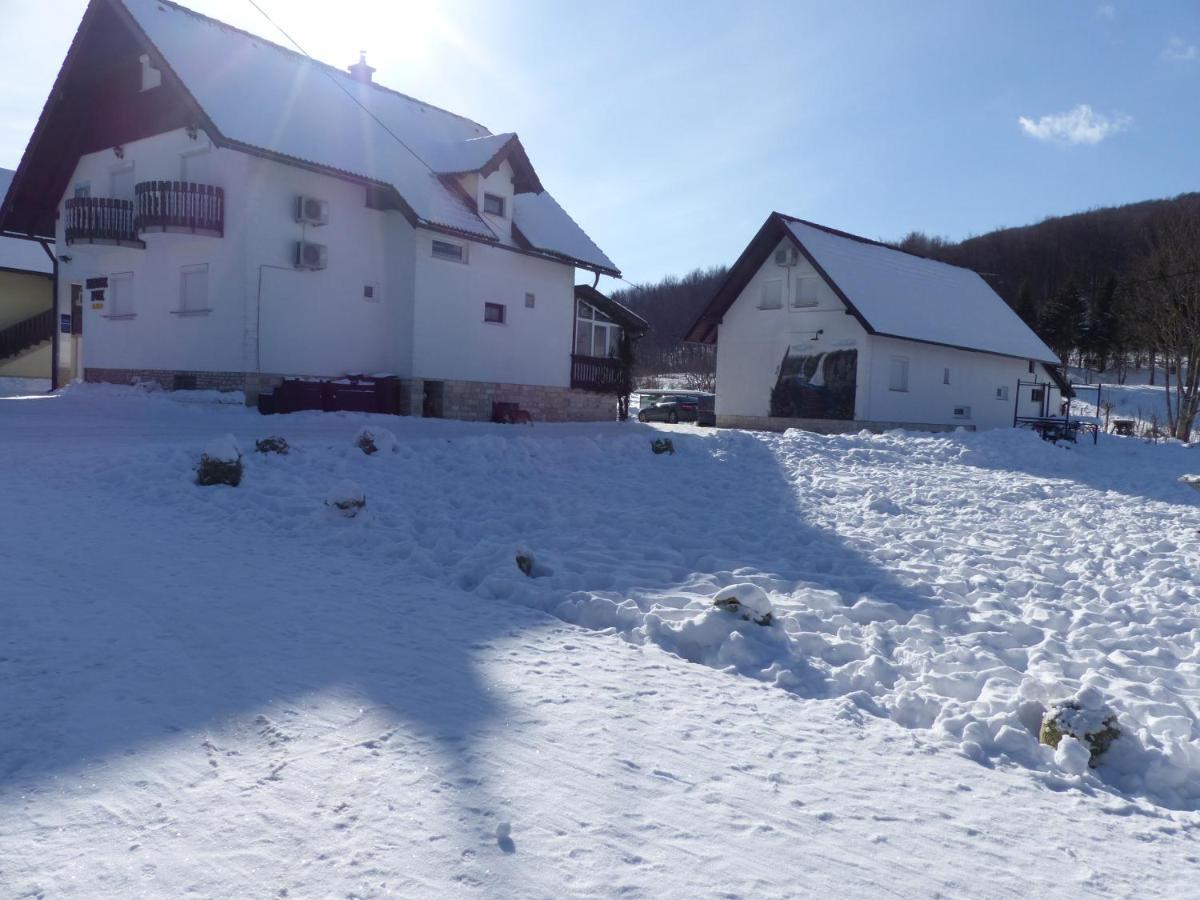 Hotel House Pox Plitvička Jezera Exterior foto