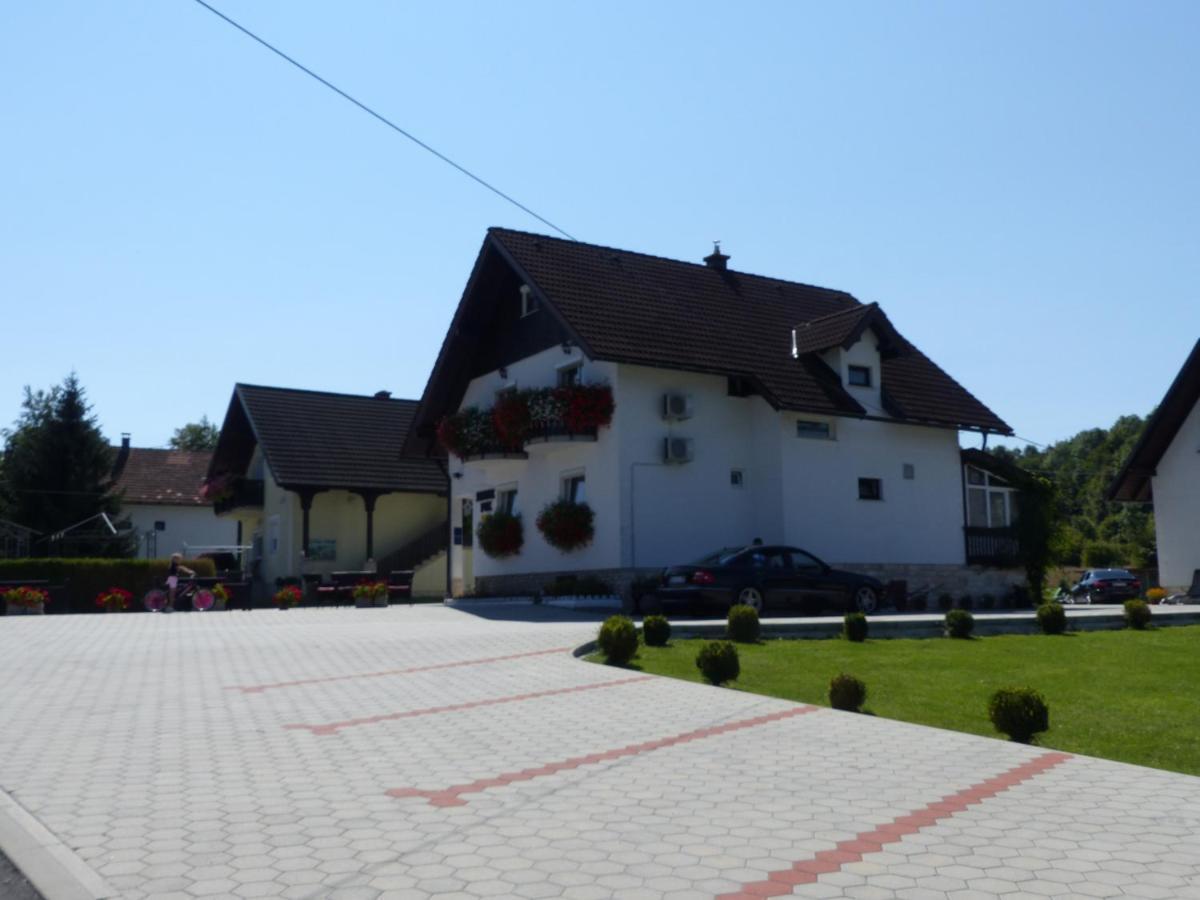 Hotel House Pox Plitvička Jezera Exterior foto