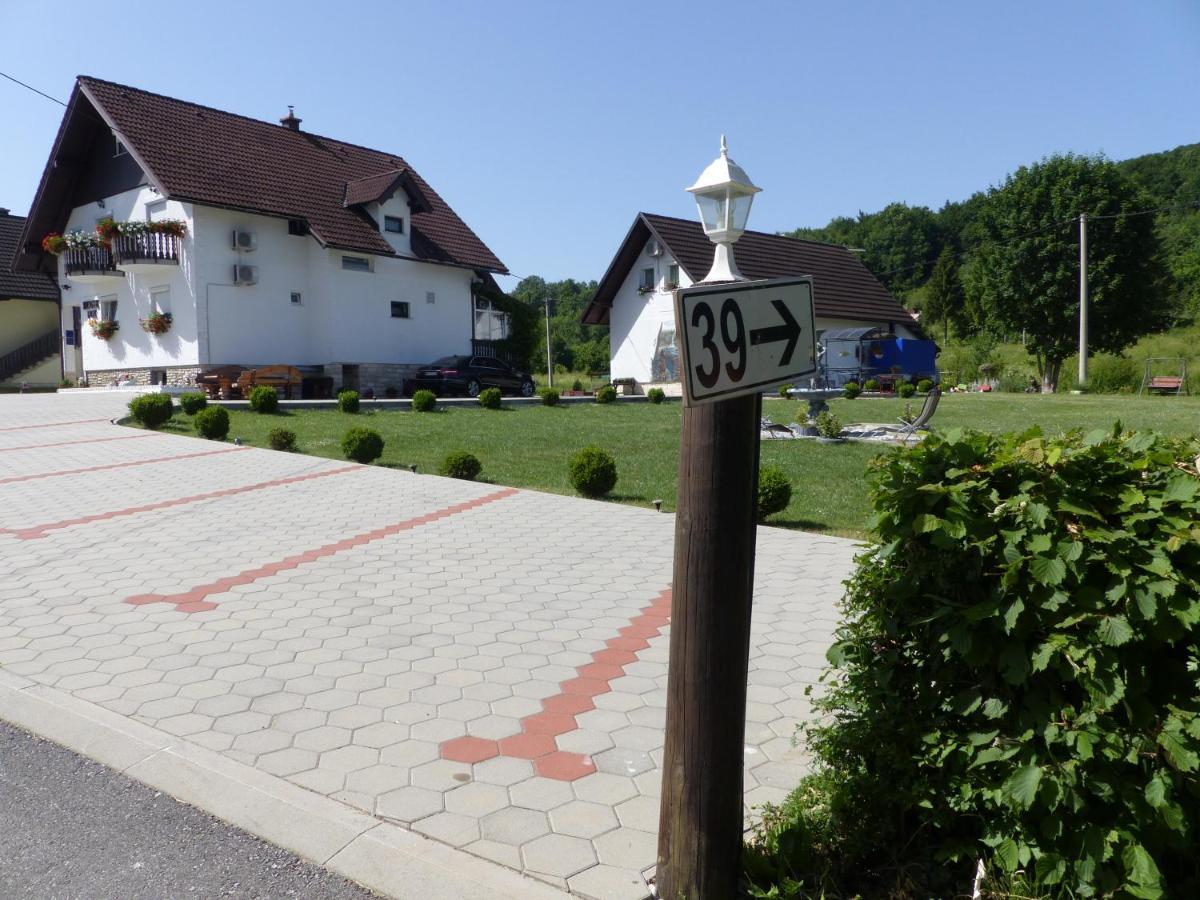 Hotel House Pox Plitvička Jezera Exterior foto