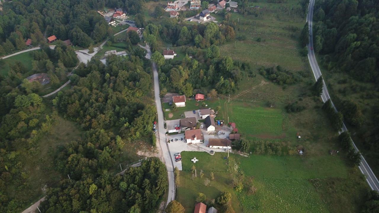 Hotel House Pox Plitvička Jezera Exterior foto